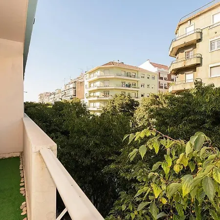Apartment Bright Flat For 4 In Central 4mins To Anjos Station *