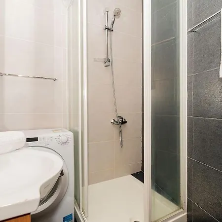 Apartment Bright Flat For 4 In Central 4mins To Anjos Station